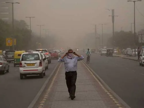 Al menos 77 muertos dejan tormentas de polvo en India