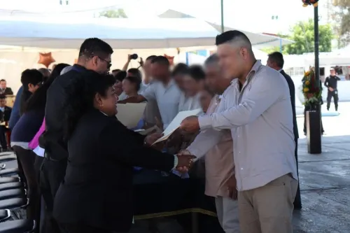 Entregan certificados, constancias y reconocimientos a internos del CERESO de San Miguel