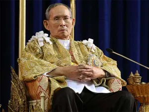 Muere el rey de Tailandia, Bhumibol Adulyadej, a los 88 años de edad