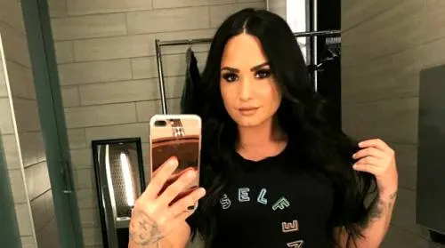 Revelan identidad de “dealer” de Demi Lovato