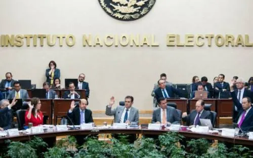 INE rentará computadoras por 392.3 millones de pesos