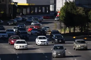 Autos foráneos deberán contar con permiso para circular sin verificar