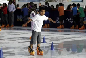 Anuncia Banck colocación de pista de hielo en el Paseo Bravo