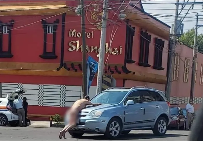 Una scort trató de robarme, acusa hombre que salió desnudo del Motel Shangai