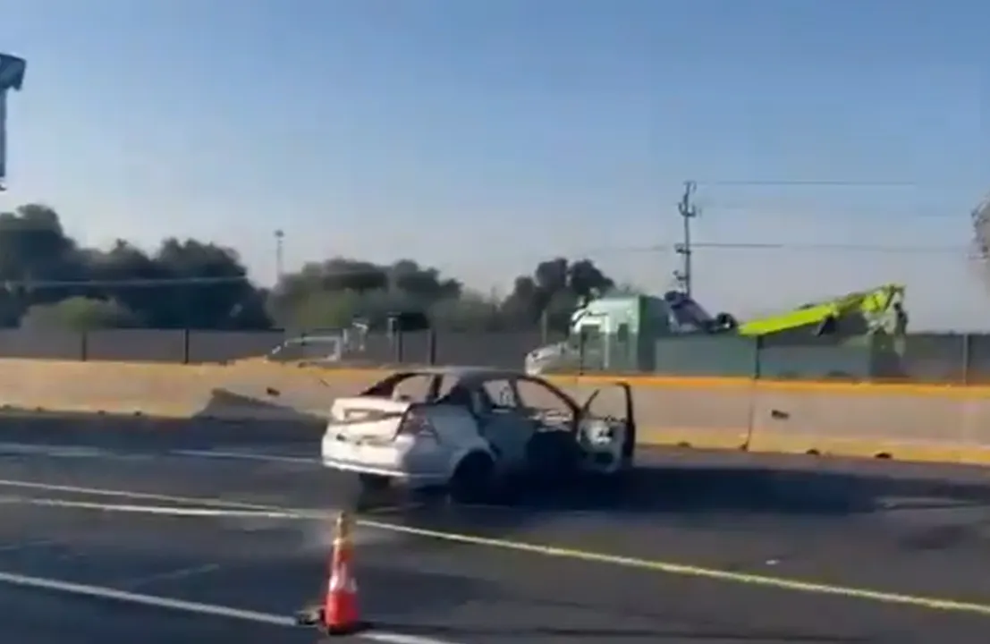 Cuerpos calcinados en auto en la Puebla-México