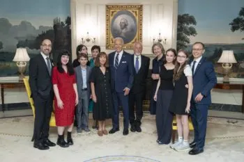 Estados Unidos y sus aliados occidentales logran histórico intercambio de prisioneros con Rusia