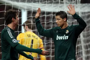 Real Madrid gana de visitante y elimina al Manchester United
