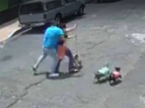 ‘Taclea’ a mujer que paseaba a su perro en la Miguel Hidalgo