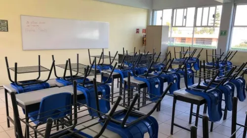 Estudiantes en casa: abrumados y aislados
