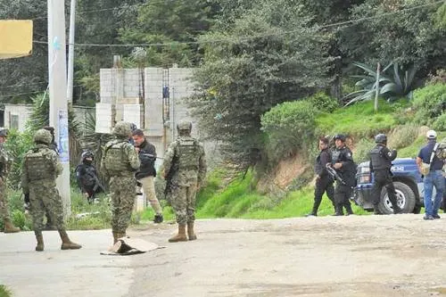 Abate la Marina a “El Comandante 30” y a otros seis miembros de la banda de Los Cuijes