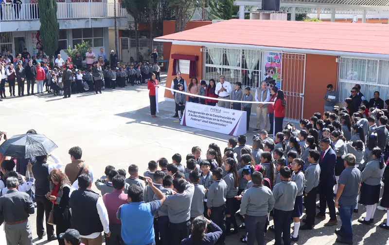 Gobierno de Puebla se une a docentes y padres para construir el futuro de las nuevas generaciones
