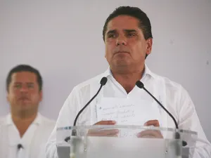 Tras brote de cártel en Michoacán, ‘nada de qué preocuparse’: Aureoles