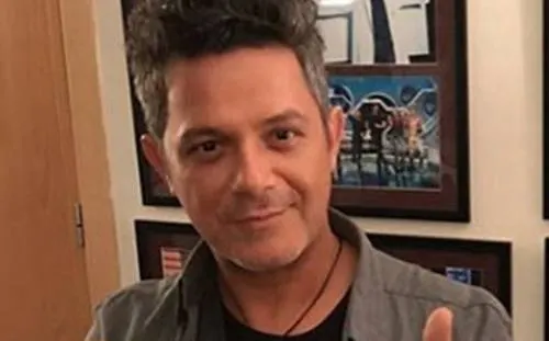 Fonsi, Bisbal y Juanes rendirán homenaje a Sanz en Grammy Latino