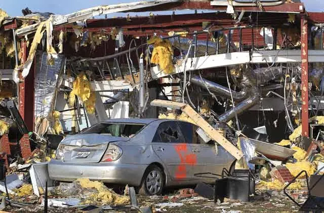 Tornados cobran decenas de vidas en Estados Unidos