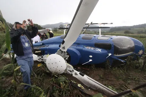 Falla mecánica obliga a helicóptero de Veracruz a aterrizaje forzoso