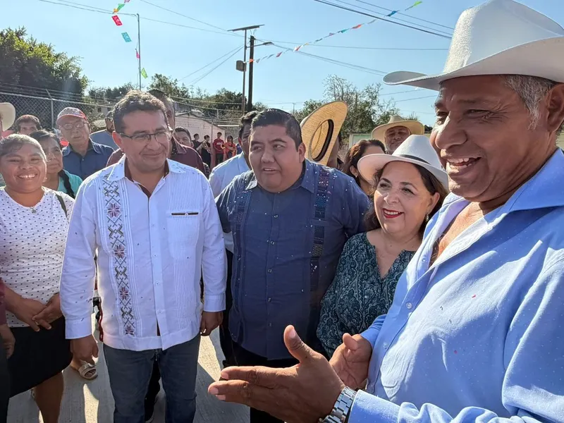 pavel-gasoar-inauguracion-calle-olomatlan
