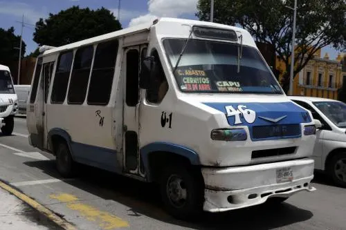 Se debe mejorar condiciones laborales de los choferes del transporte público: Adán Domínguez