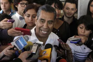 Despido de maestros que no aprueben evaluación, no aplicará para todos