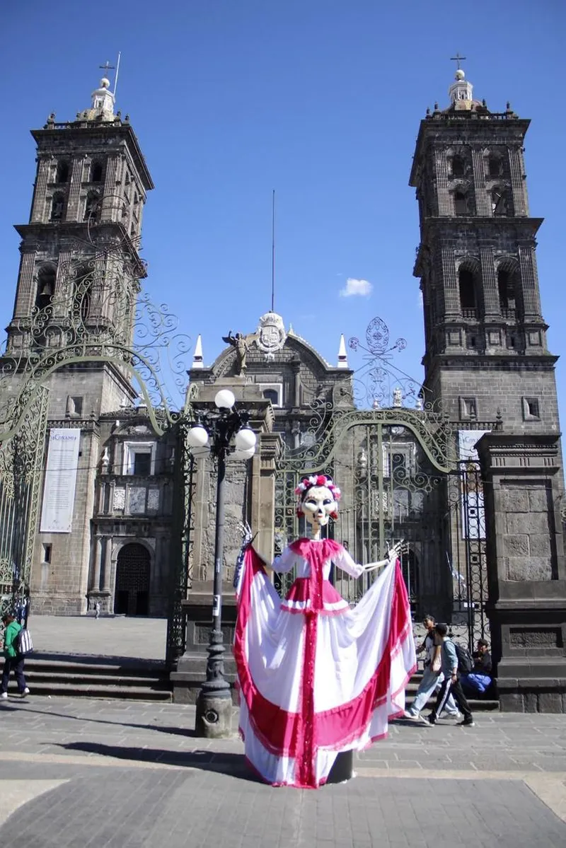 ayto-pue-paseo-de-flores-y-catrinas