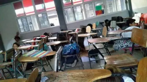 Balacera entre sicarios desata pánico y muerte en escuela (VIDEO)