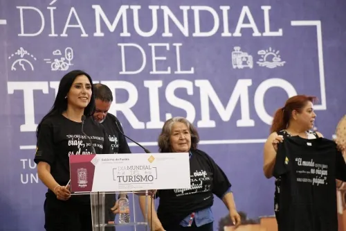 Con ciclo de conferencias, gobierno de Puebla conmemora el Día Mundial del Turismo
