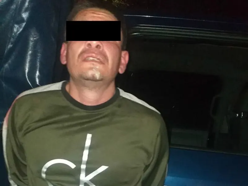 Detienen sujeto que se hace pasar por pasajero para asaltar a taxistas en la Benito Juárez