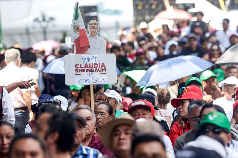 morena-zocalo-pue-apoyo-a-sheinbaum