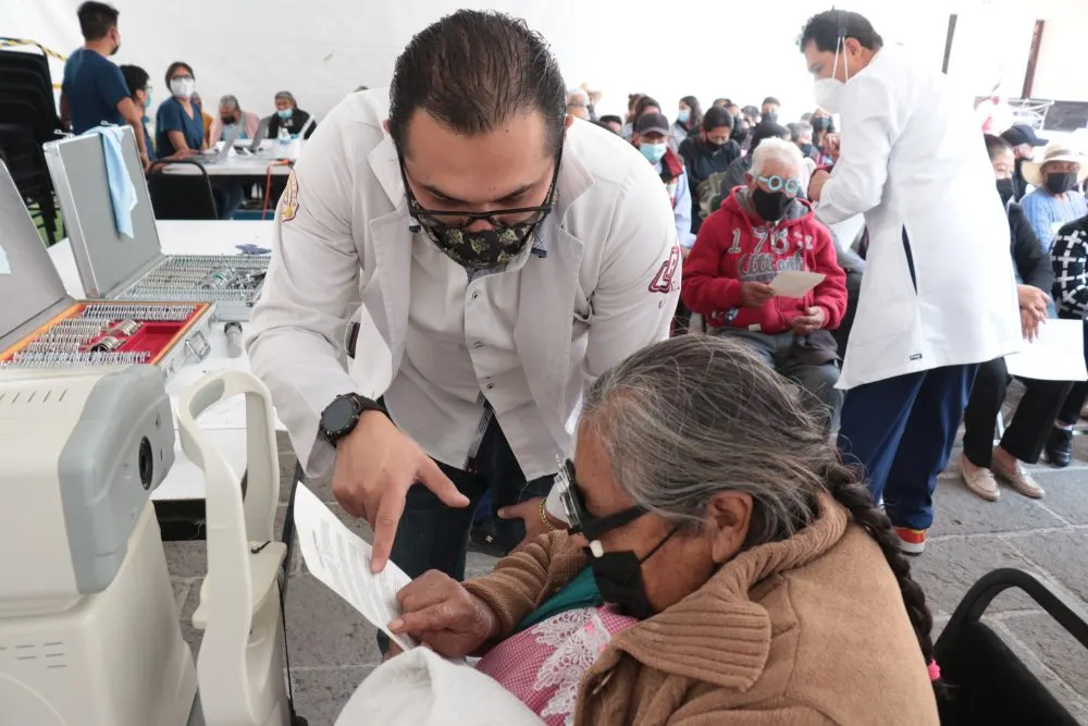 Inicia SEDIF “Jornada de Entrega de Lentes Gratuitos” en oficinas centrales