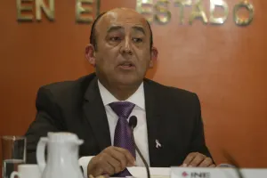 Convoca INE a poblanos renovar credenciales con terminación 15