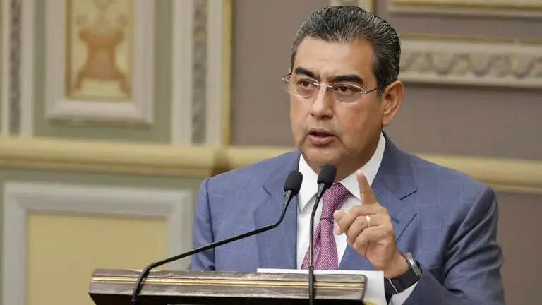 El contraste entre las finanzas de Puebla y su municipio