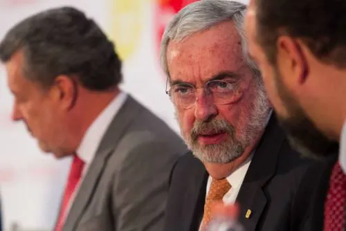 Graue remueve a Secretario de Atención a la Comunidad