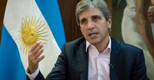 Renuncia presidente de Banco Central de Argentina en medio de crisis