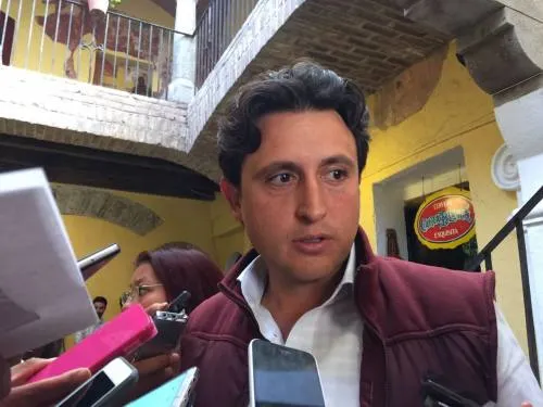 Espinosa Torres calificó de “metiche” a Giles Carmona