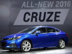 Trump amenaza a General Motors por importar auto a EU desde México