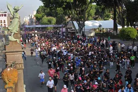ONMPRI en Puebla realiza la carrera de tacones Yo contra el Cáncer