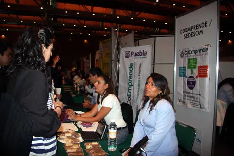Inicia Feria de Oportunidades Laborales en Centro de Convenciones