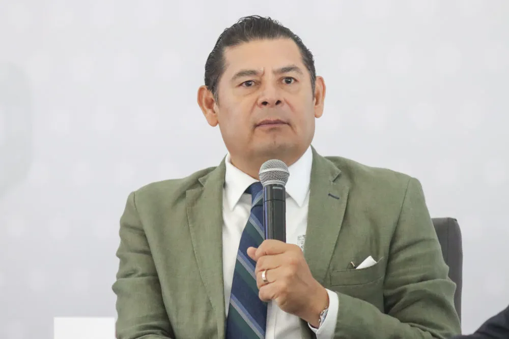 Propone Alejandro Armenta que el gobierno estatal ejecute obras públicas en municipios sin capacidad técnica