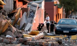 Poderosa réplica de 7.8 grados sacude norte de Chile; activan alerta de tsunami