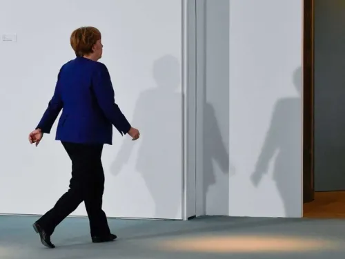 Merkel se fue a vacunar y terminó en cuarentena