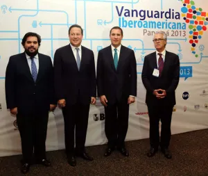 RMV presenta a Puebla en la cumbre juvenil Vanguardia Iberoamericana Panamá 2013
