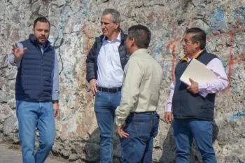 Atiende Ayuntamiento de Puebla solicitudes en San Miguel Canoa para mejora de puente vehicular