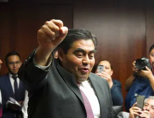 Miguel Barbosa interpone recurso ante TEPJF por destitución como coordinador del PRD