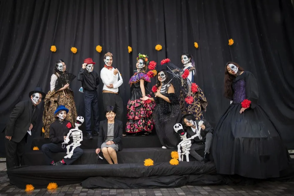 La Rectora Lilia Cedillo inaugura el Festival de Día de Muertos en el Complejo Cultural Universitario