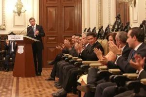 Garantiza Gali descuento del 50 por ciento en agua para adultos mayores