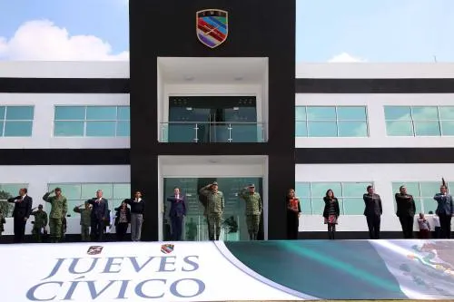 Fomentan SEP y 25 Zona Militar valores cívicos en estudiantes poblanos