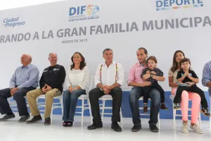 Tony Gali y Dinorah López trabajan a favor de familias poblanas