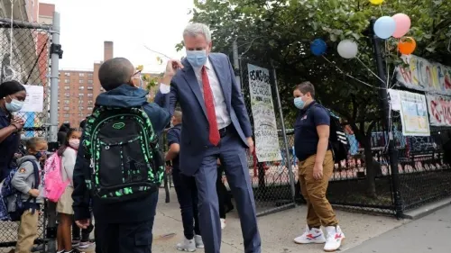 Nueva York reabrirá escuelas primarias en diciembre pese a avance del coronavirus