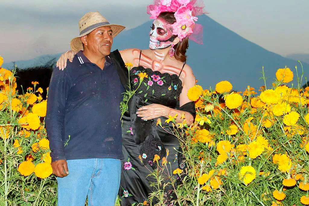 Olivia Salomon Vibaldo Francisco Productor
