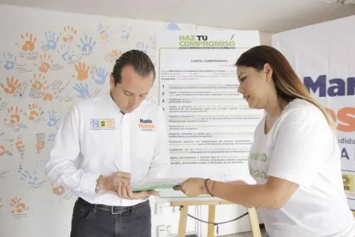 Firma Mario Riestra compromiso para el cuidado de animales