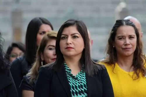 Anuncia Rivera dignificación de mercados, pero evade hablar de inseguridad al interior de los mismos